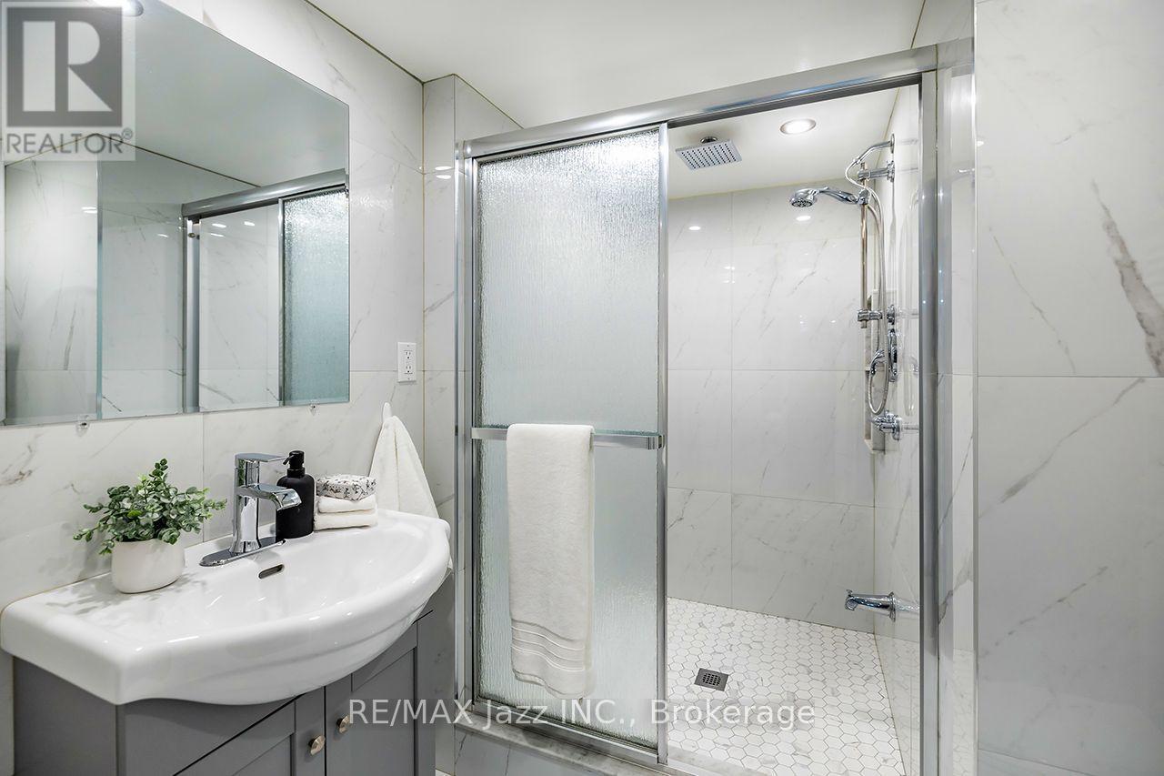 626 Strouds Lane, Pickering, Ontario  L1V 4T3 - Photo 36 - E13658266