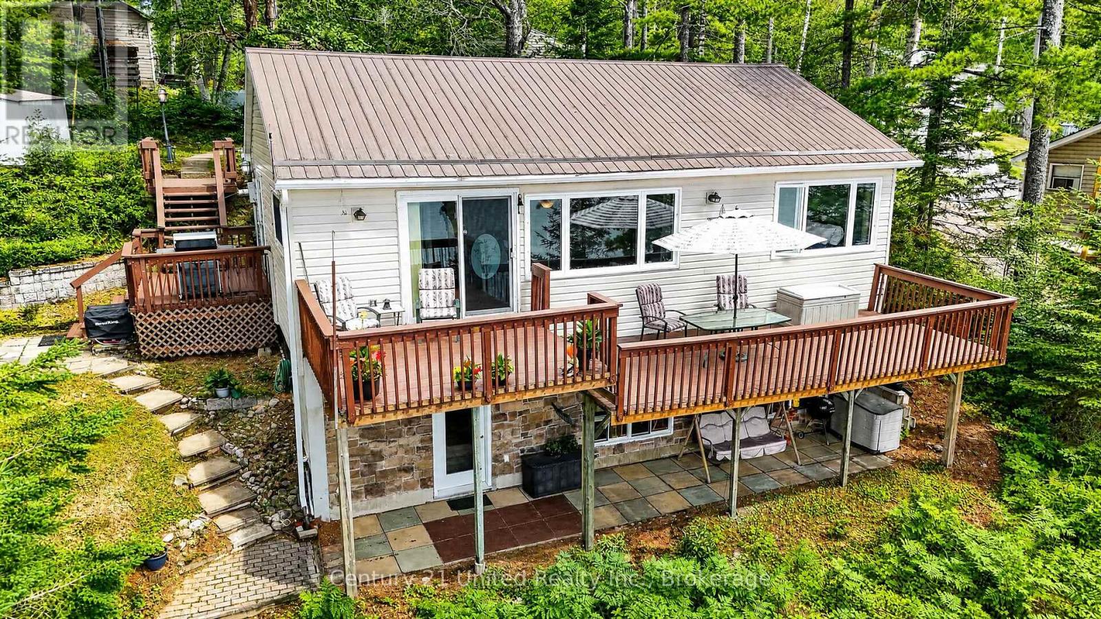 166 GOLDEN SHORES ROAD, Hastings Highlands, Ontario