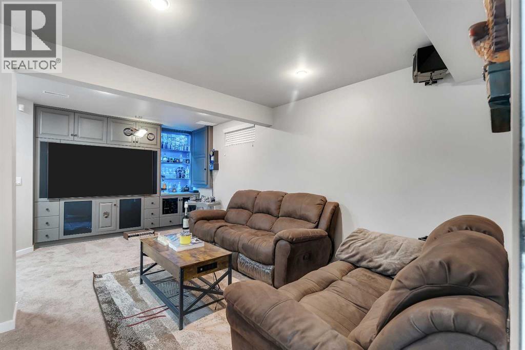 33 Edgevalley Way Nw, Calgary, Alberta  T3A 4X7 - Photo 46 - A2316581