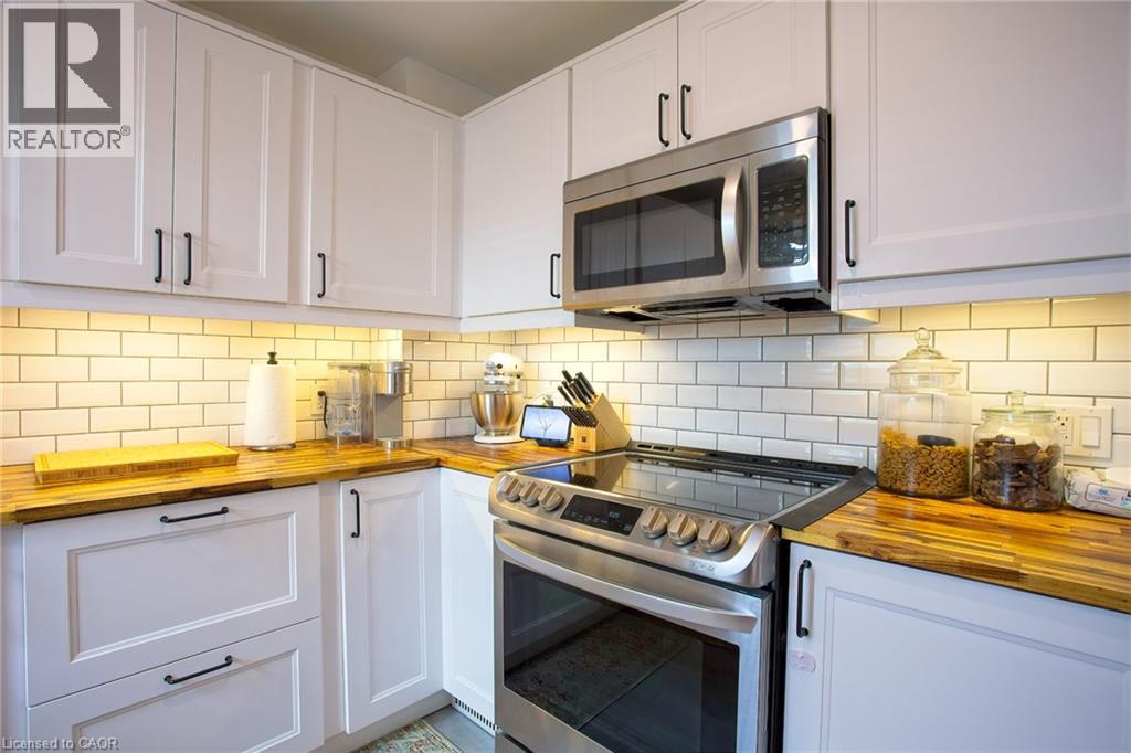 22 East 11th Street, Hamilton, Ontario  L9A 3T2 - Photo 8 - 40851977