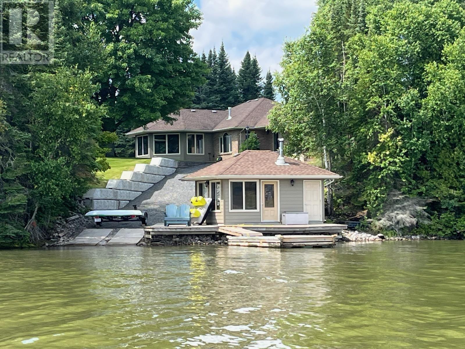 134 Davis Point RD, Dryden, Ontario