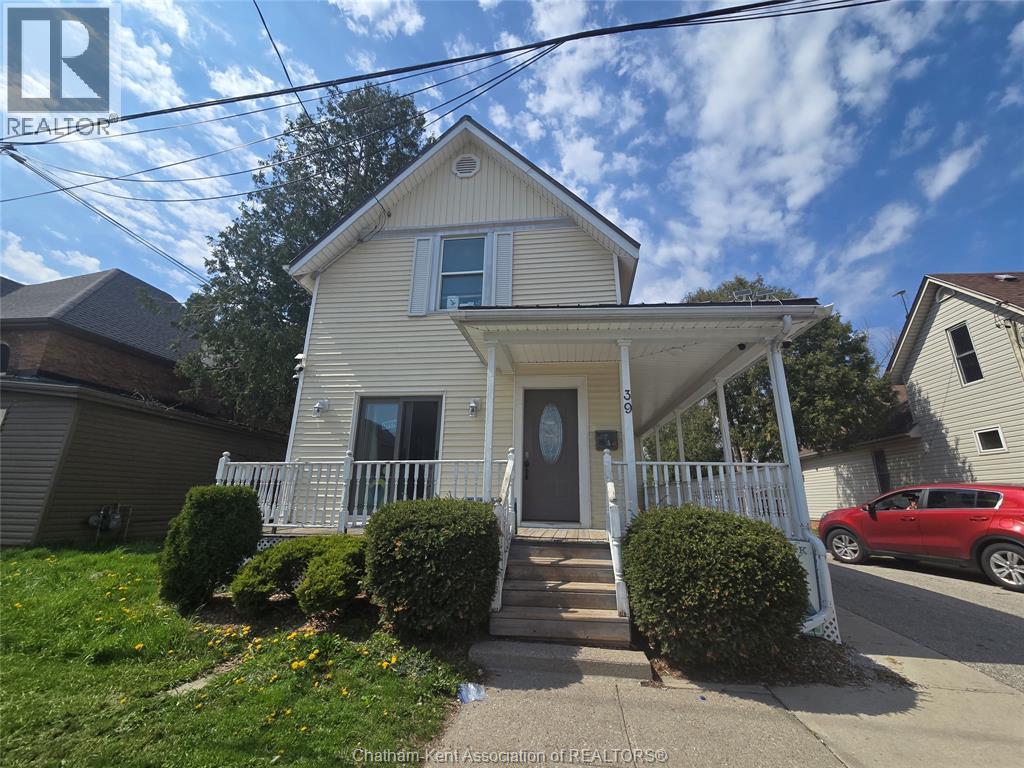 MLS# 26019396: 39 Richmond STREET, Chatham, Canada