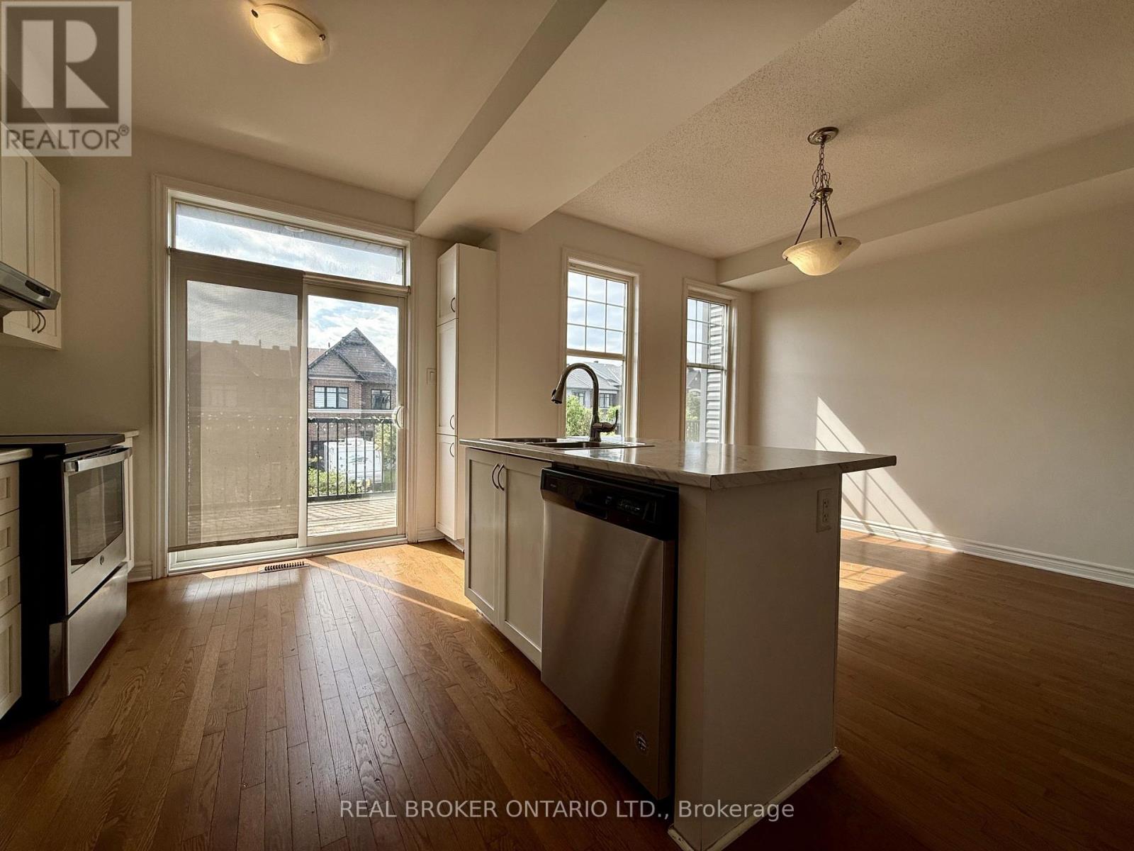 66 Fallengale Crescent, Ottawa, Ontario  K2T 0K9 - Photo 11 - X13658292