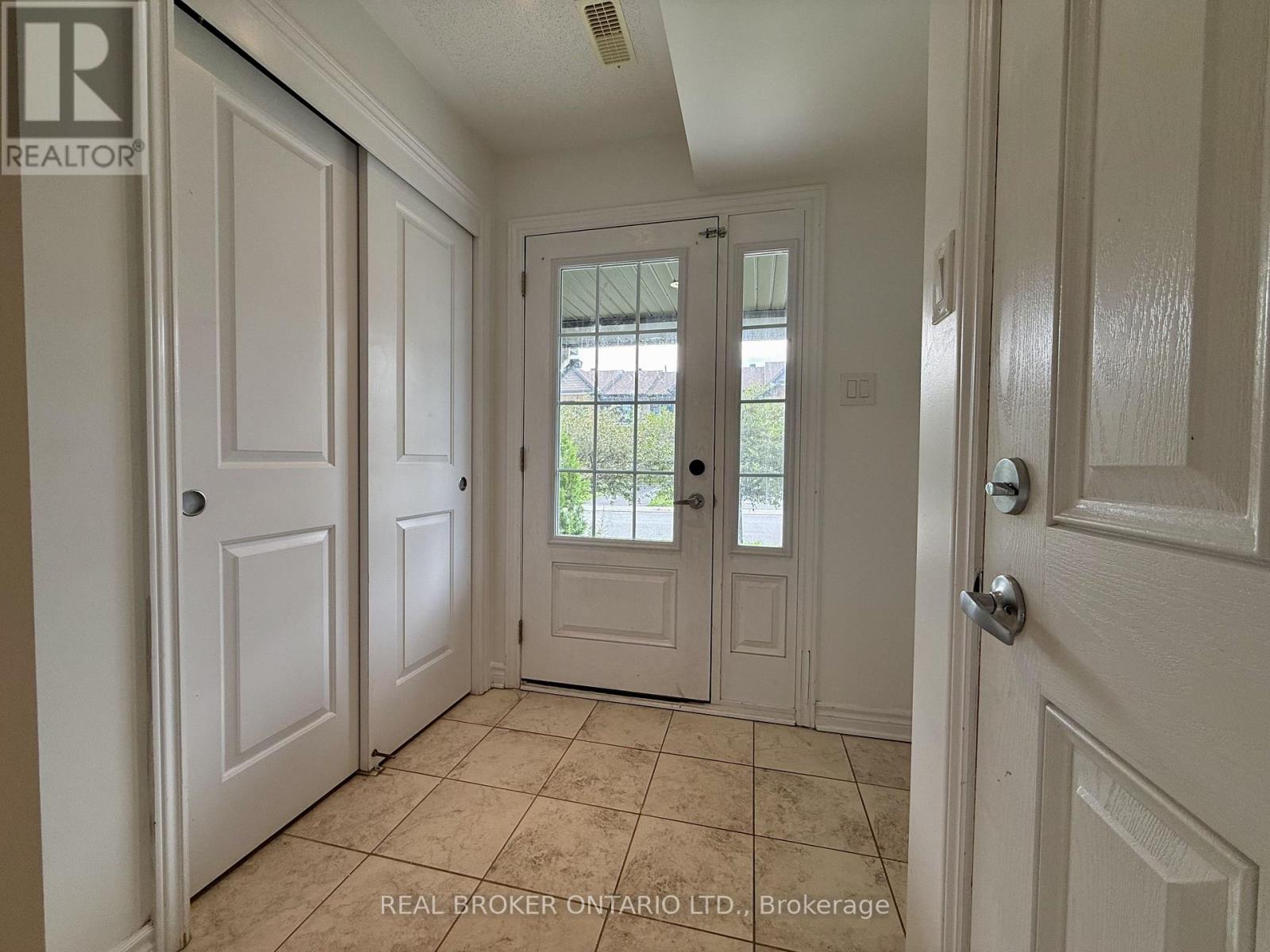 66 Fallengale Crescent, Ottawa, Ontario  K2T 0K9 - Photo 4 - X13658292