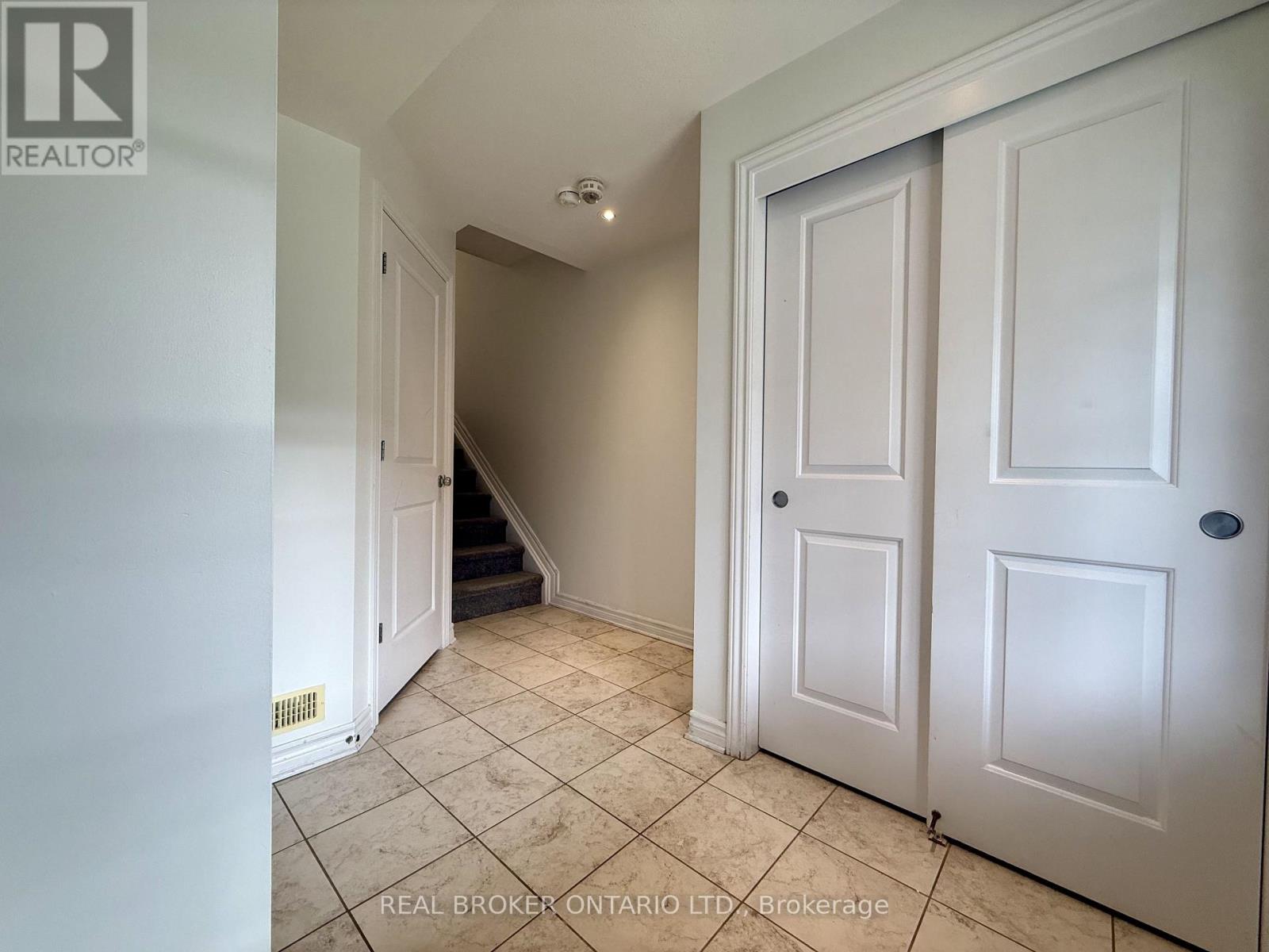 66 Fallengale Crescent, Ottawa, Ontario  K2T 0K9 - Photo 5 - X13658292
