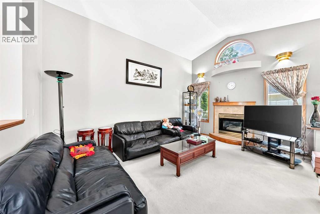 184 Hampshire Circle NW, Calgary, Alberta  T3A 4Y3 - Photo 4 - A2335371