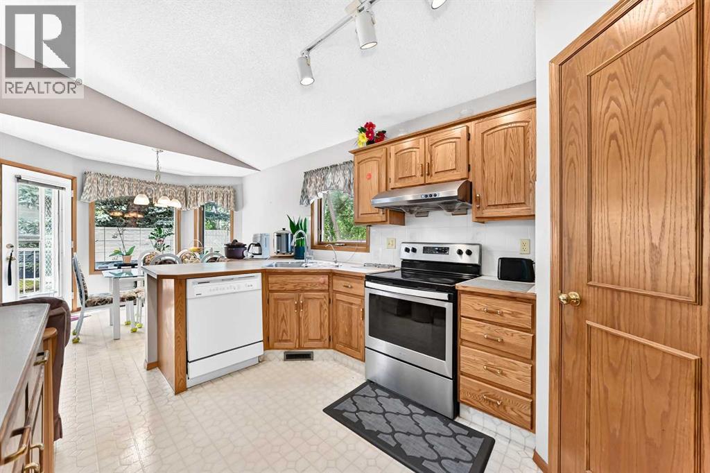 184 Hampshire Circle NW, Calgary, Alberta  T3A 4Y3 - Photo 10 - A2335371