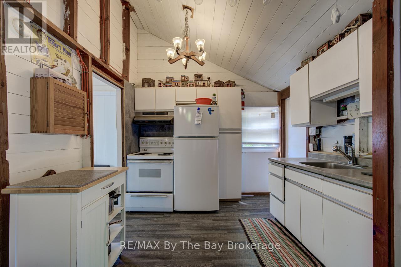 33 17th Street N, Wasaga Beach, Ontario  L9Z 2J1 - Photo 12 - S13245616