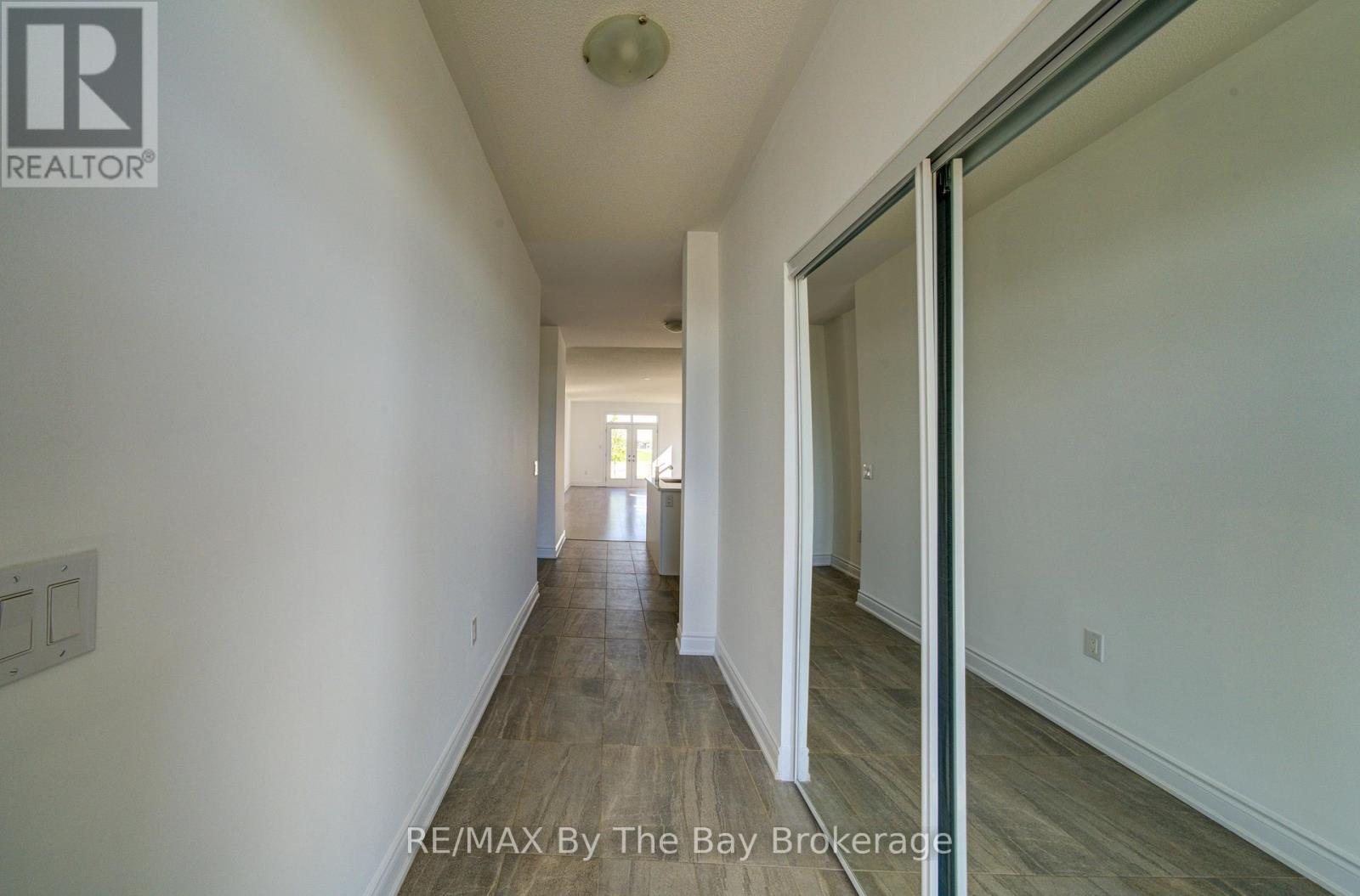 15 Union Boulevard, Wasaga Beach, Ontario  L9Z 0M6 - Photo 5 - S13559896