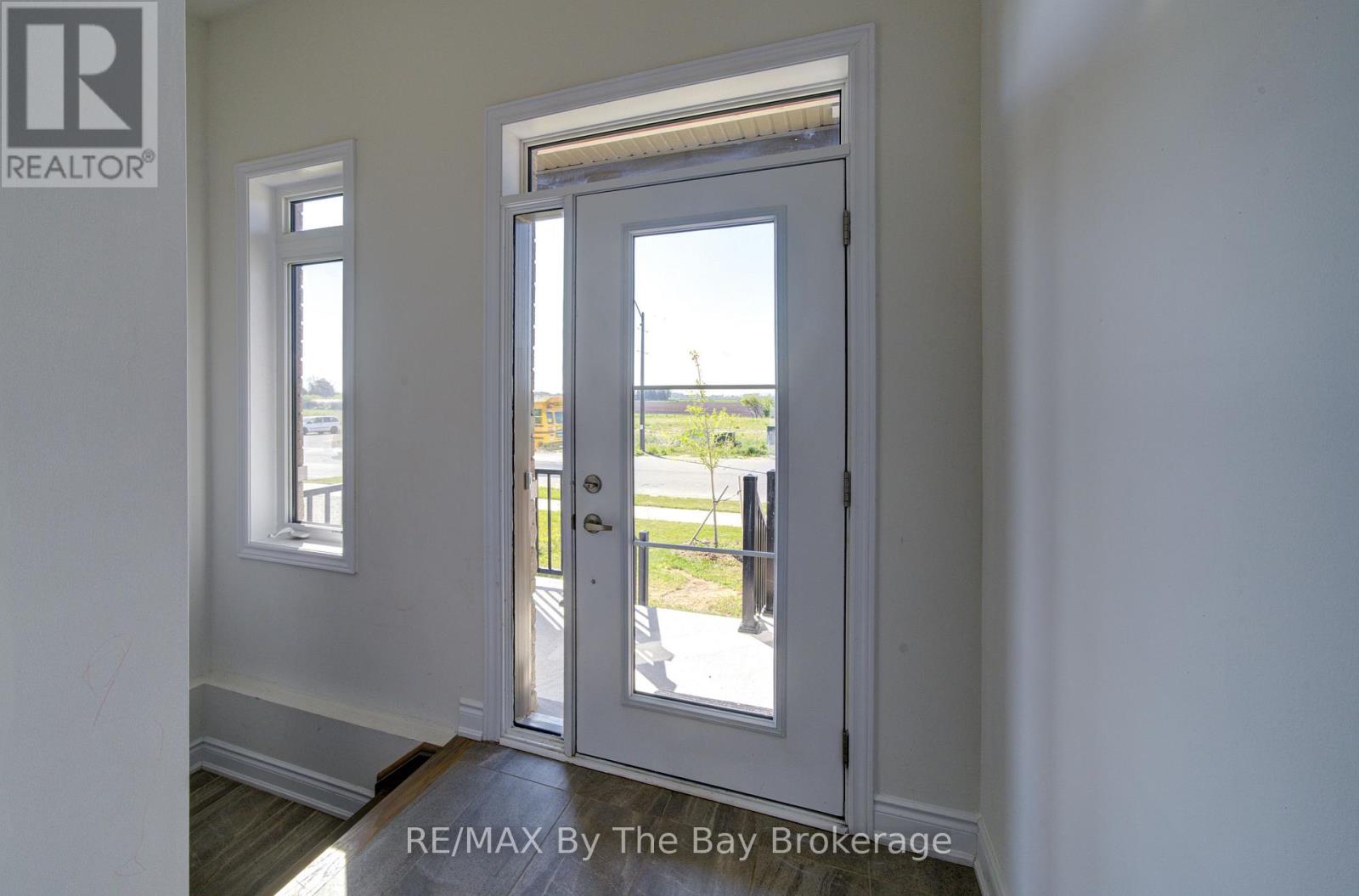 15 Union Boulevard, Wasaga Beach, Ontario  L9Z 0M6 - Photo 4 - S13559896
