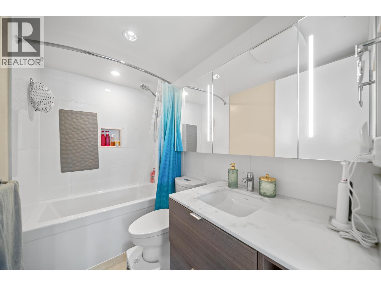 602 602 Como Lake Avenue, Coquitlam, British Columbia  V3J 0G2 - Photo 10 - R3154082