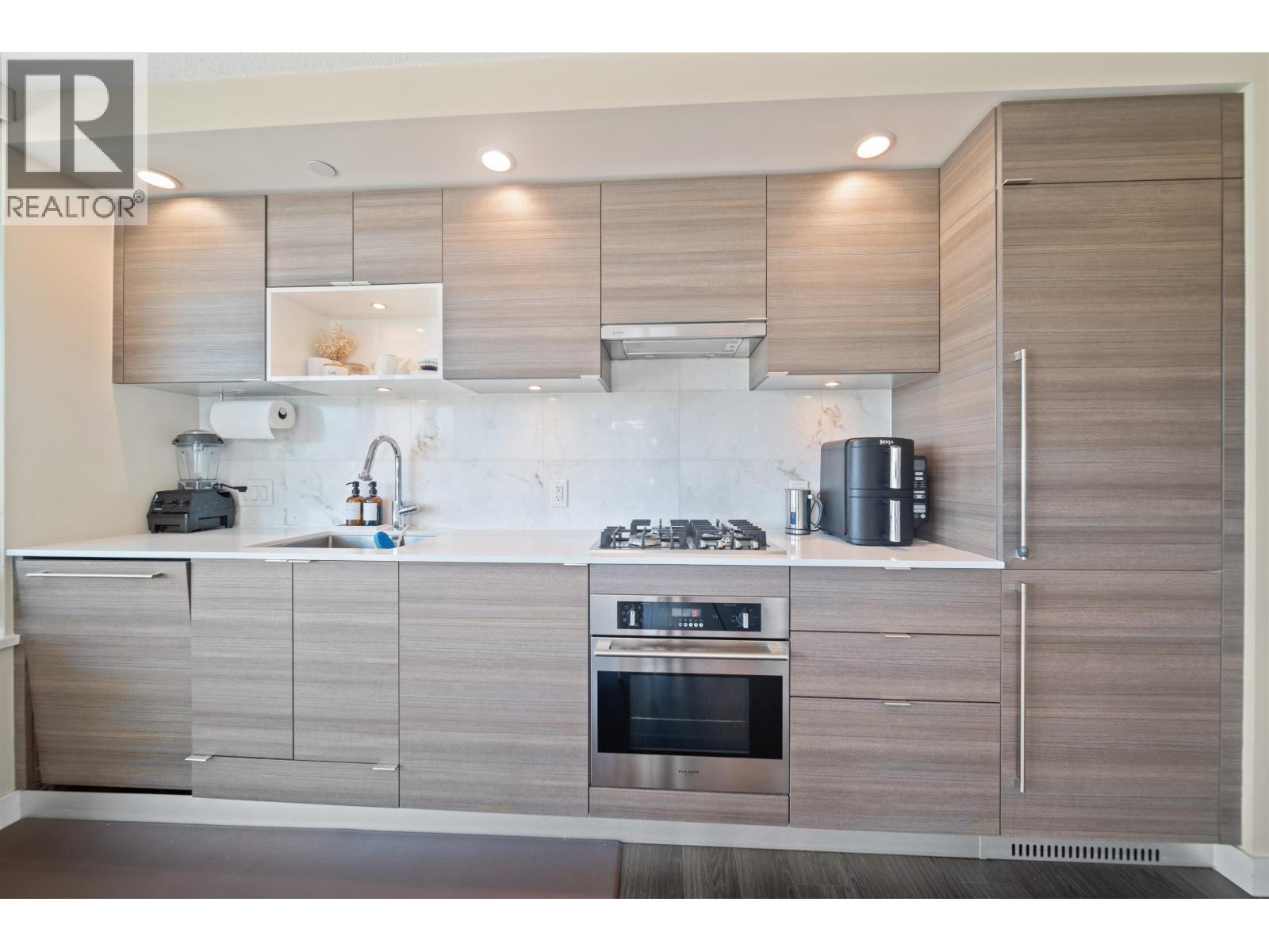 602 602 Como Lake Avenue, Coquitlam, British Columbia  V3J 0G2 - Photo 4 - R3154082