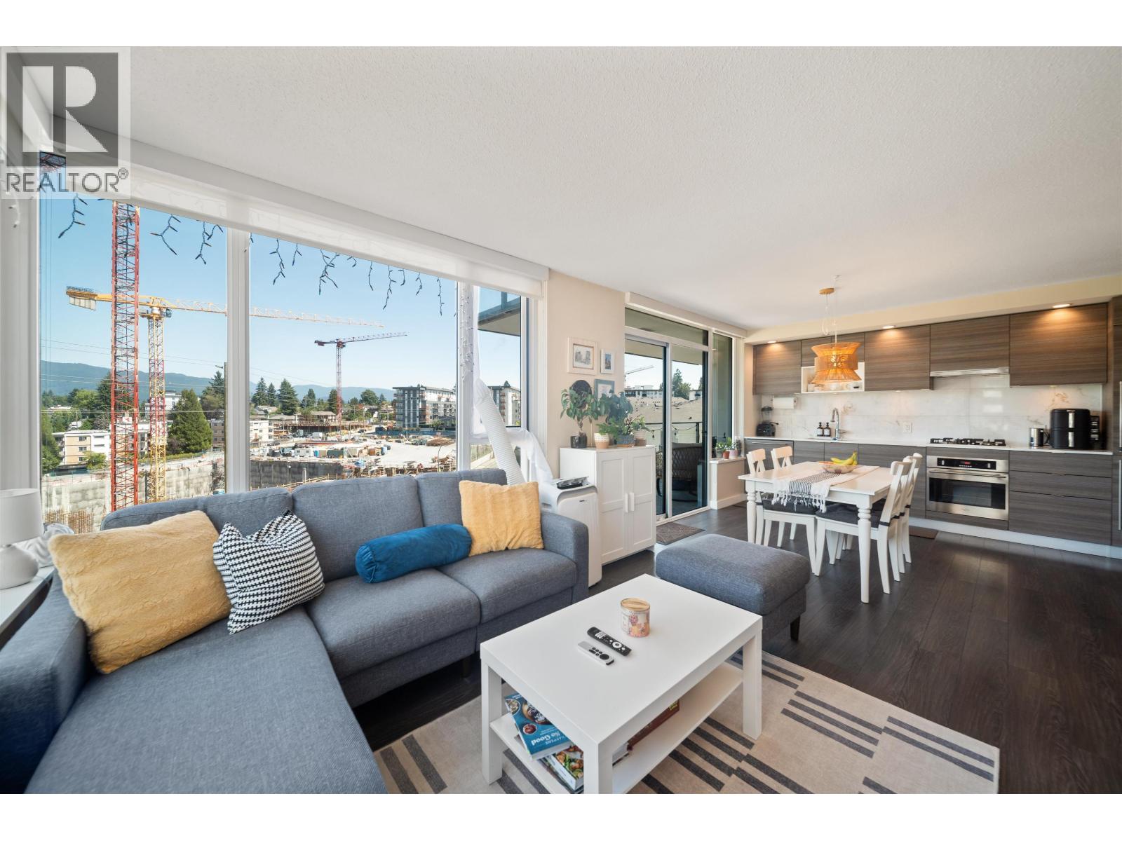 602 602 Como Lake Avenue, Coquitlam, British Columbia  V3J 0G2 - Photo 6 - R3154082