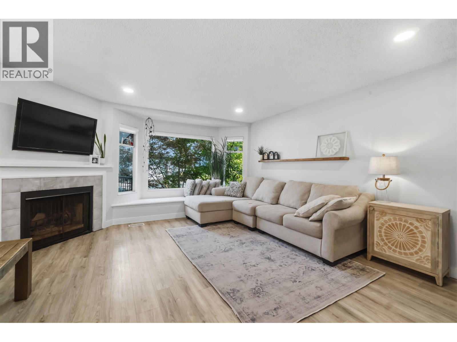 17 1195 Falcon Drive, Coquitlam, British Columbia  V3E 2H1 - Photo 6 - R3154087