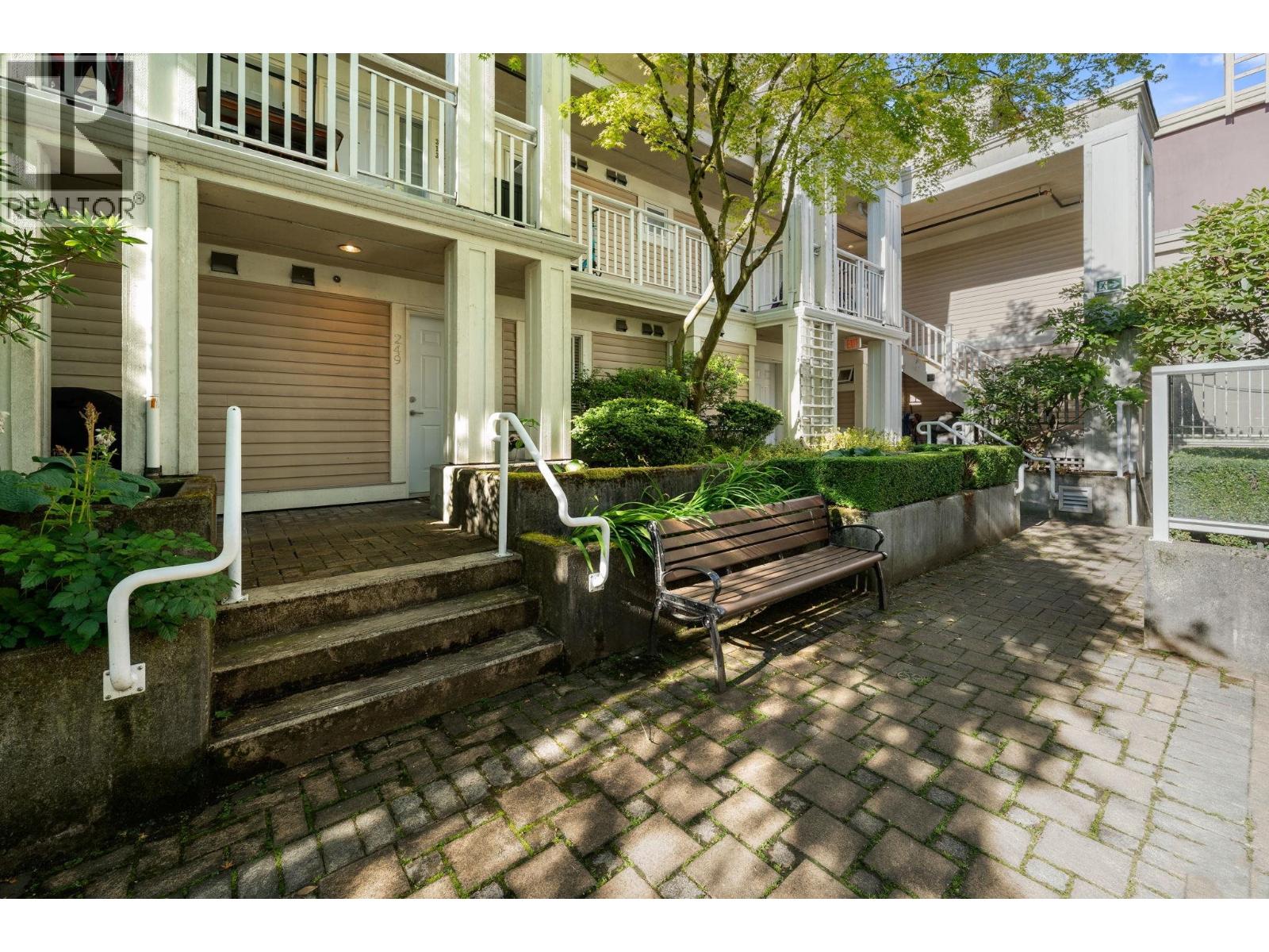 249 2565 W Broadway, Vancouver, British Columbia  V6K 2E9 - Photo 5 - R3154111