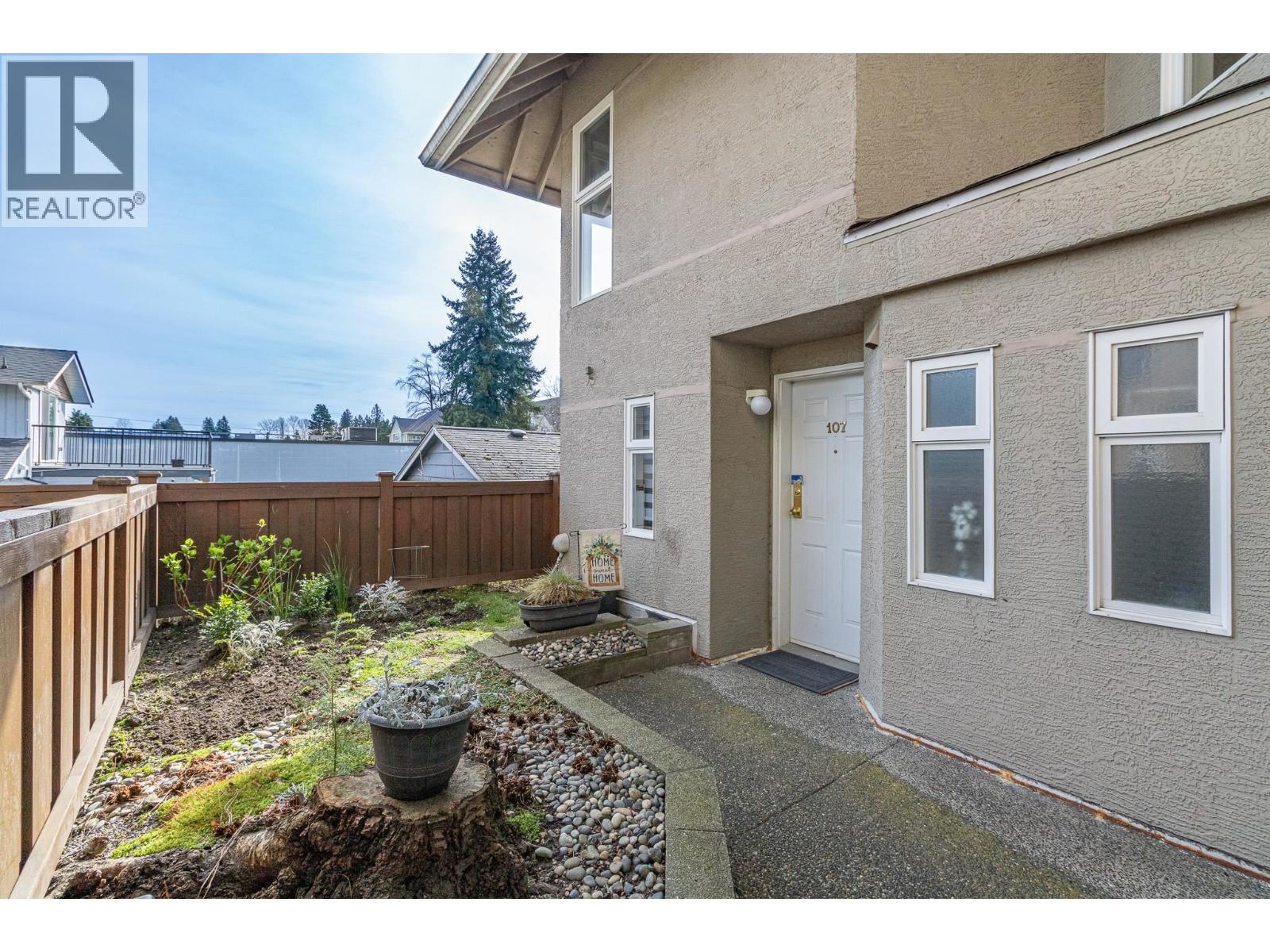 107 1570 Prairie Avenue, Port Coquitlam, British Columbia  V3B 1T4 - Photo 2 - R3154113