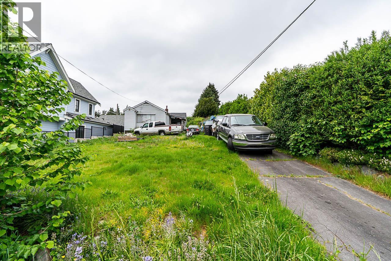 2235 EDINBURGH STREET, New Westminster, British Columbia