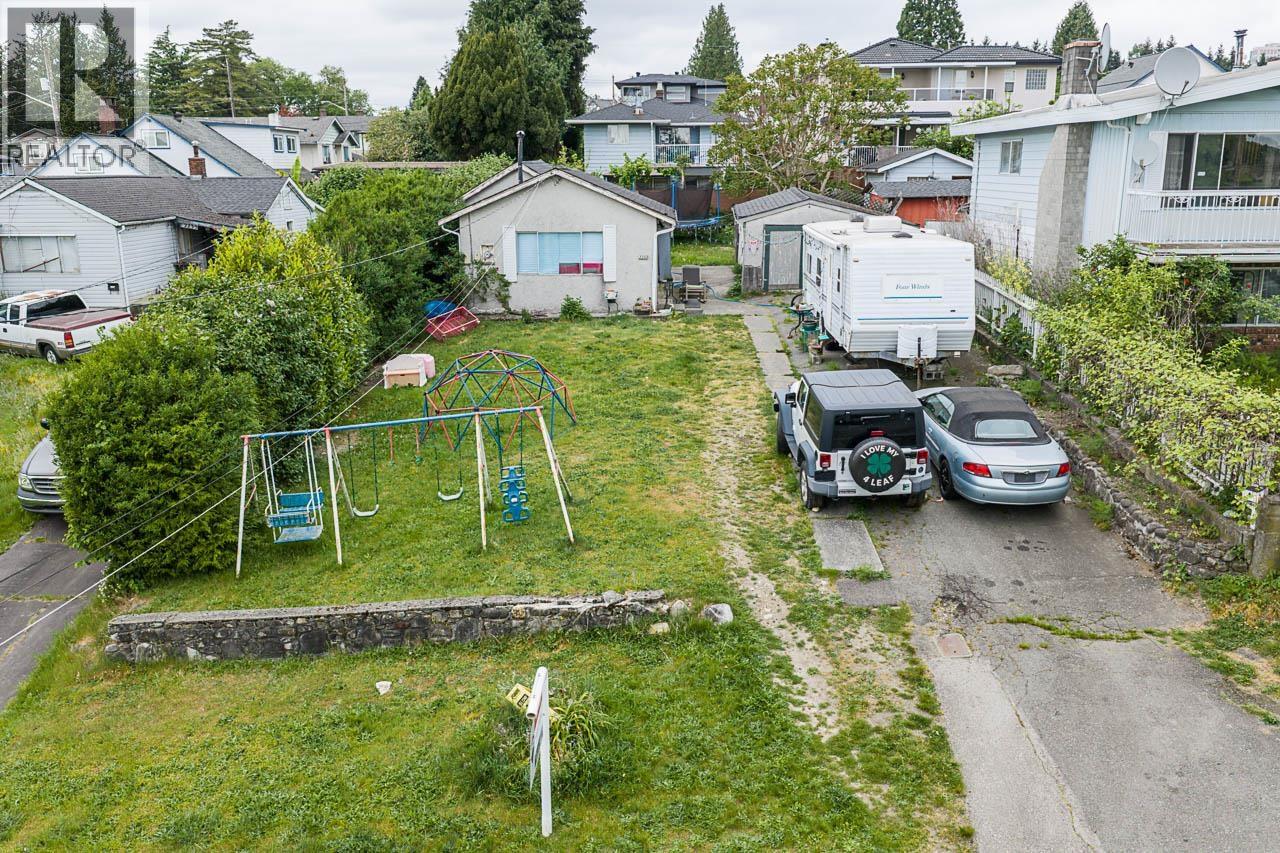 2235 Edinburgh Street, New Westminster, British Columbia  V3M 2Y2 - Photo 37 - R3154104