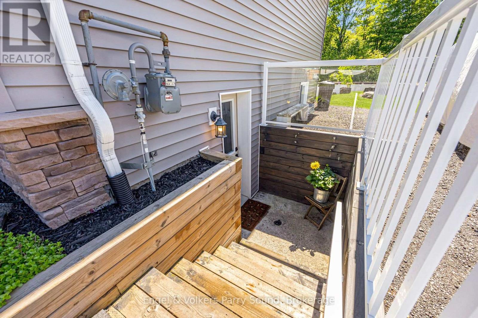 B - 6 Lawrence Street, Parry Sound, Ontario  P2A 2E2 - Photo 2 - X13658290