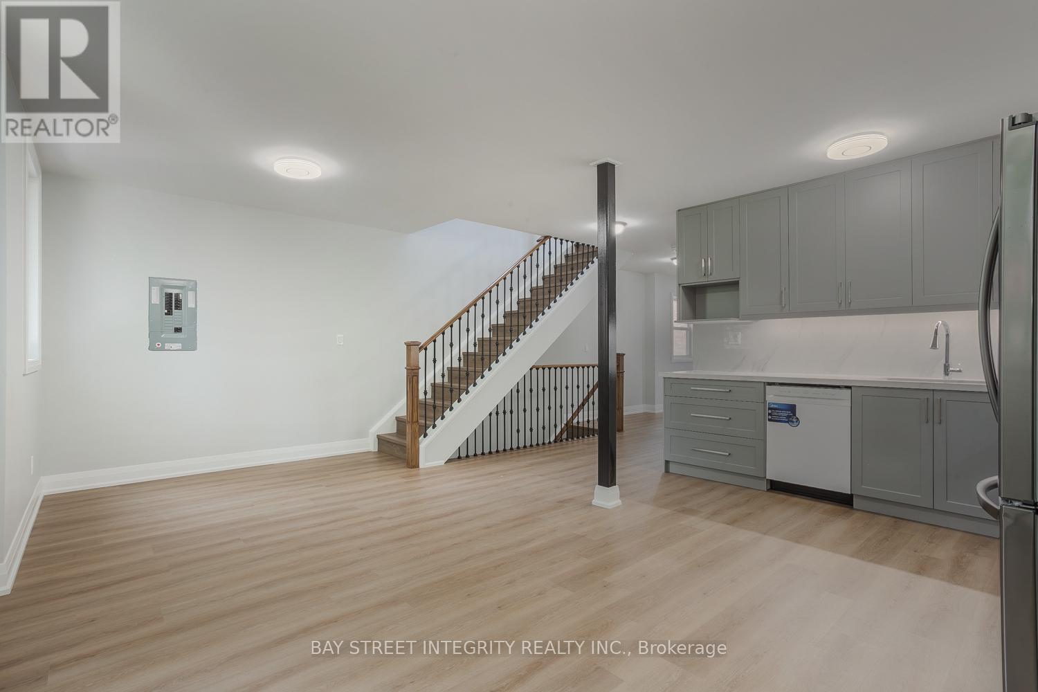 Upper Floor - 19 D'arcy Street, Toronto, Ontario  M5T 1J8 - Photo 4 - C13658284