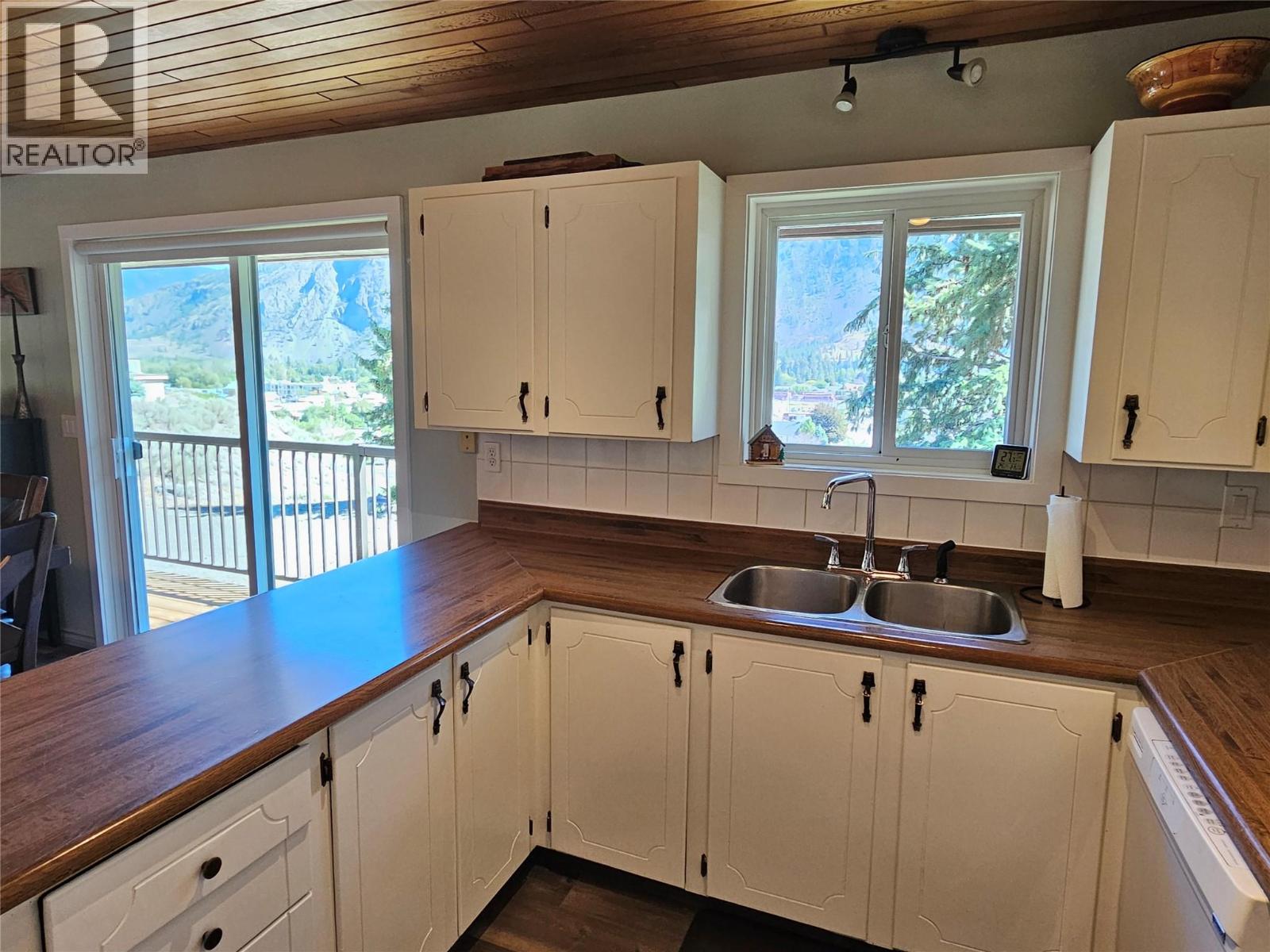 429 3rd Avenue, Keremeos, British Columbia V0X 1N2 - Photo 15 - 10375867