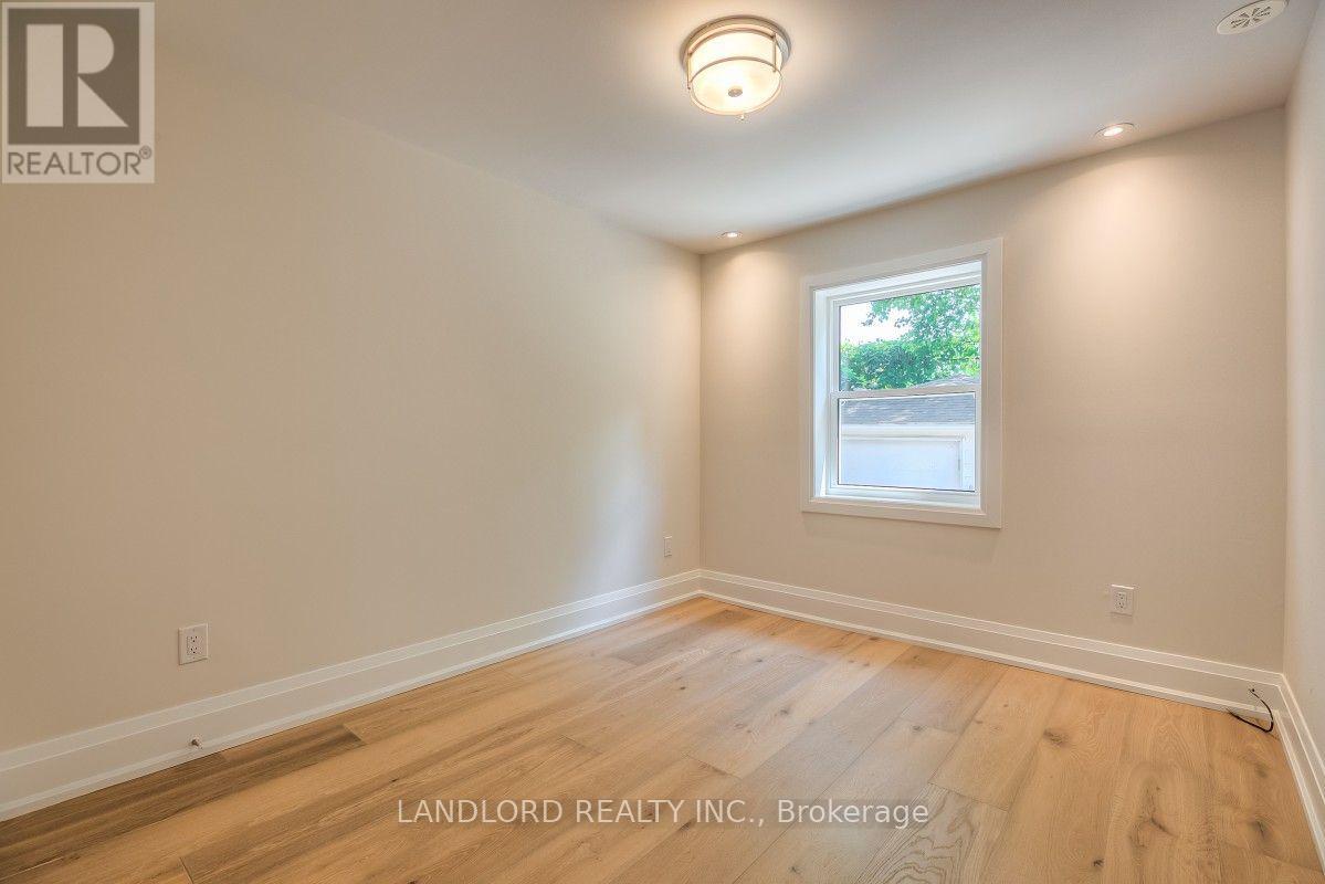 29 Hutton Avenue, Toronto, Ontario  M4C 3L2 - Photo 12 - E13658308