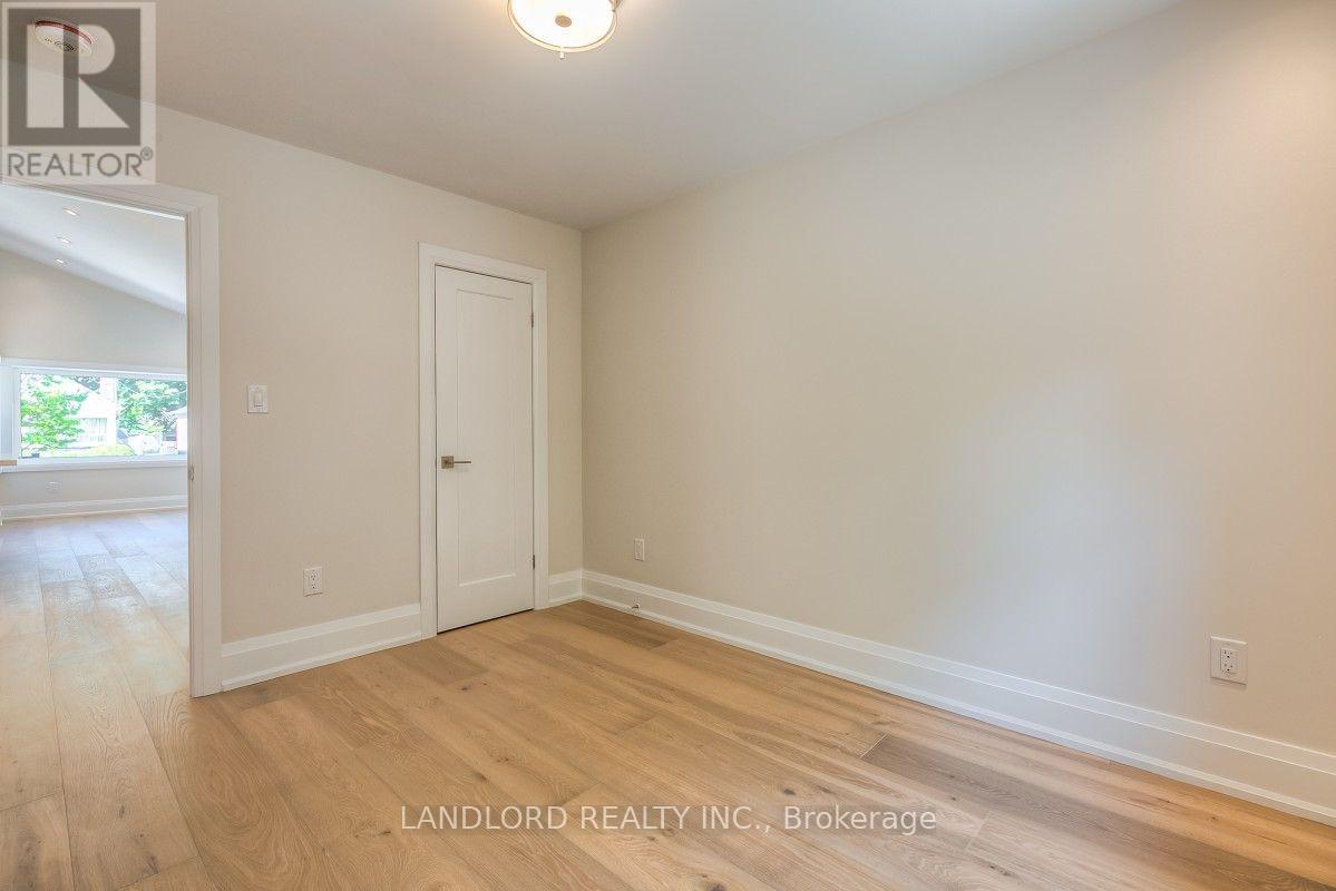29 Hutton Avenue, Toronto, Ontario  M4C 3L2 - Photo 13 - E13658308