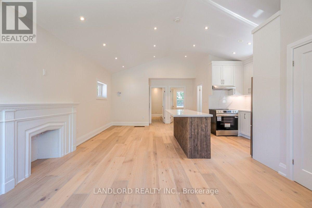 29 Hutton Avenue, Toronto, Ontario  M4C 3L2 - Photo 2 - E13658308