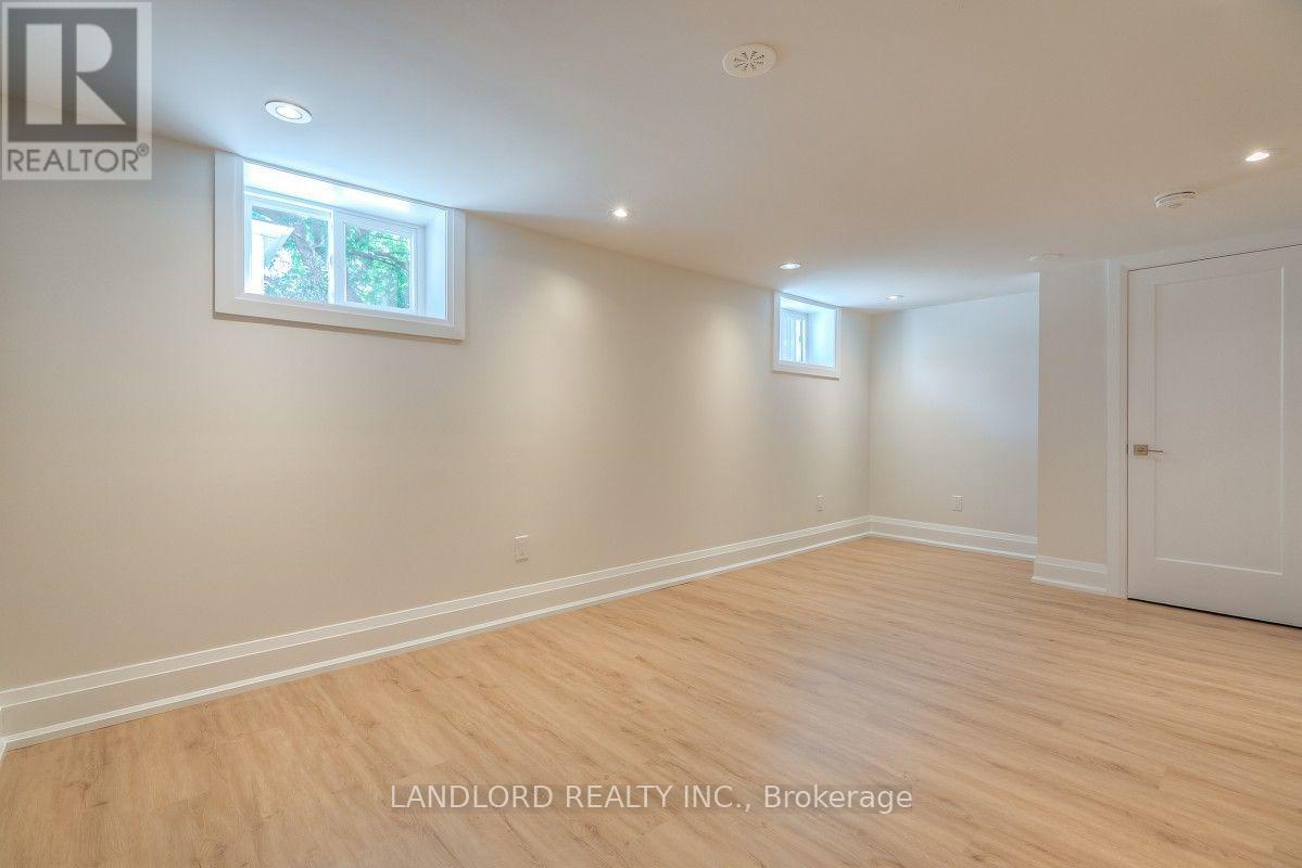 29 Hutton Avenue, Toronto, Ontario  M4C 3L2 - Photo 20 - E13658308