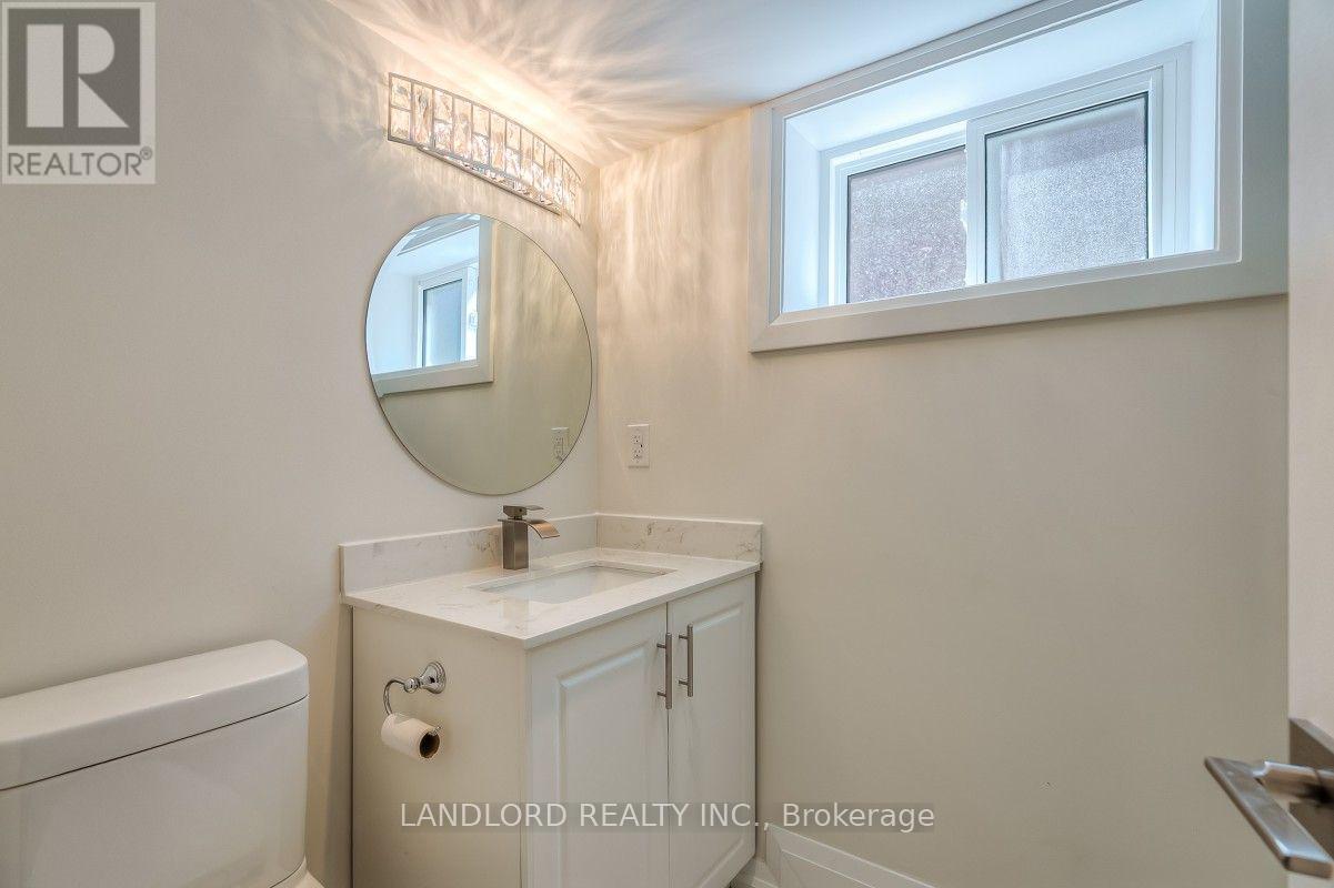 29 Hutton Avenue, Toronto, Ontario  M4C 3L2 - Photo 22 - E13658308