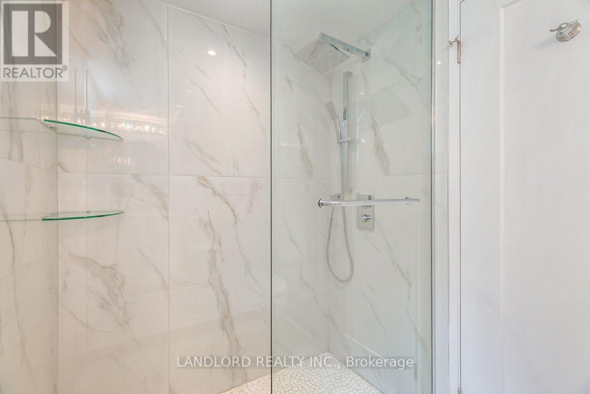 29 Hutton Avenue, Toronto, Ontario  M4C 3L2 - Photo 23 - E13658308