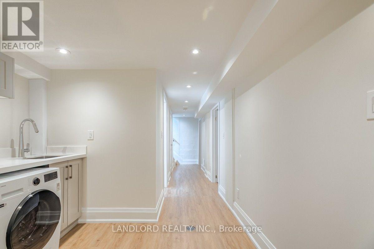 29 Hutton Avenue, Toronto, Ontario  M4C 3L2 - Photo 25 - E13658308