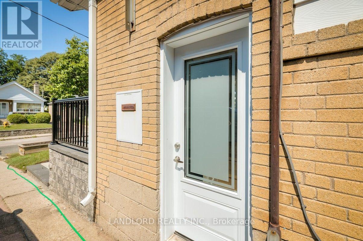 29 Hutton Avenue, Toronto, Ontario  M4C 3L2 - Photo 26 - E13658308