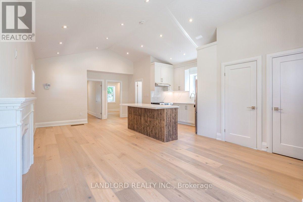 29 Hutton Avenue, Toronto, Ontario  M4C 3L2 - Photo 3 - E13658308