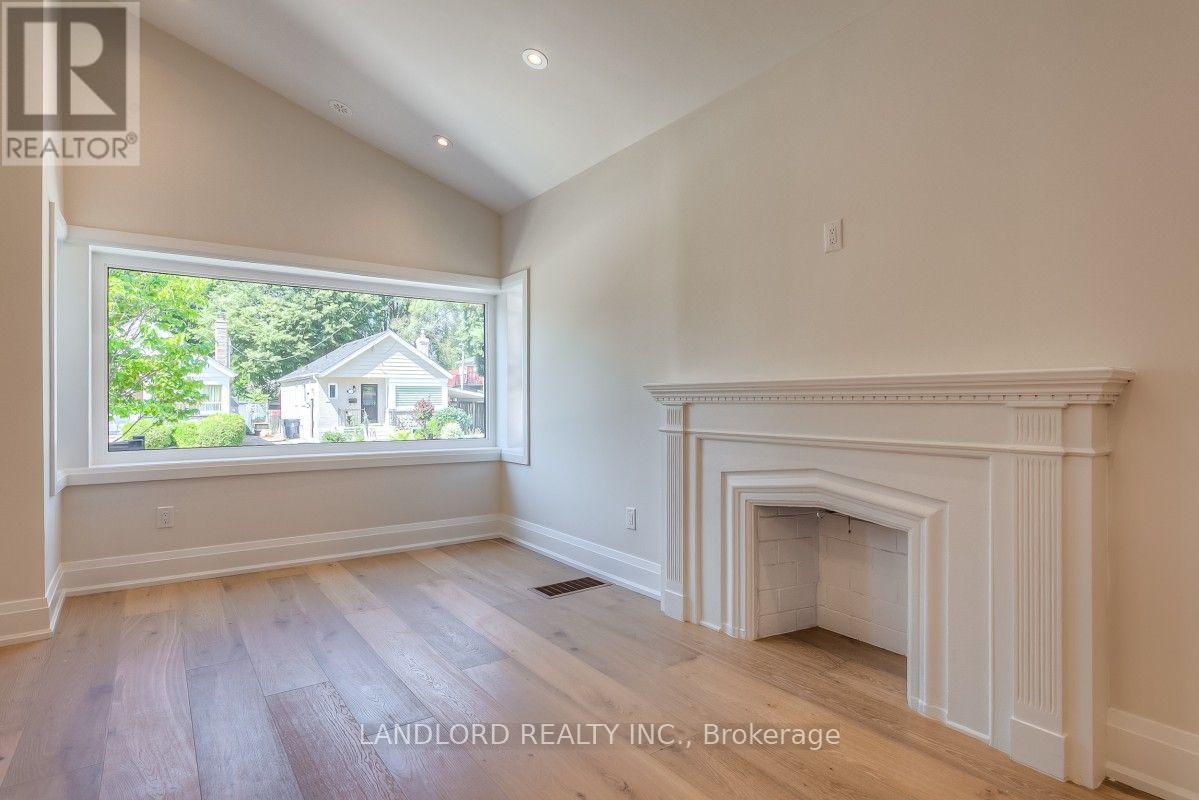 29 Hutton Avenue, Toronto, Ontario  M4C 3L2 - Photo 4 - E13658308