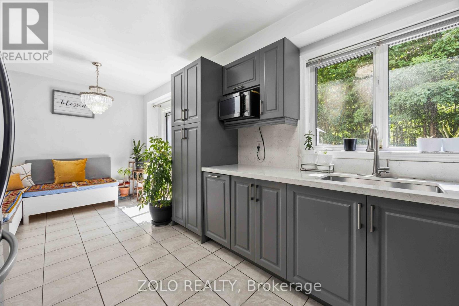 82 Piperbrook Crescent, Toronto, Ontario  M1E 5G9 - Photo 11 - E13658314