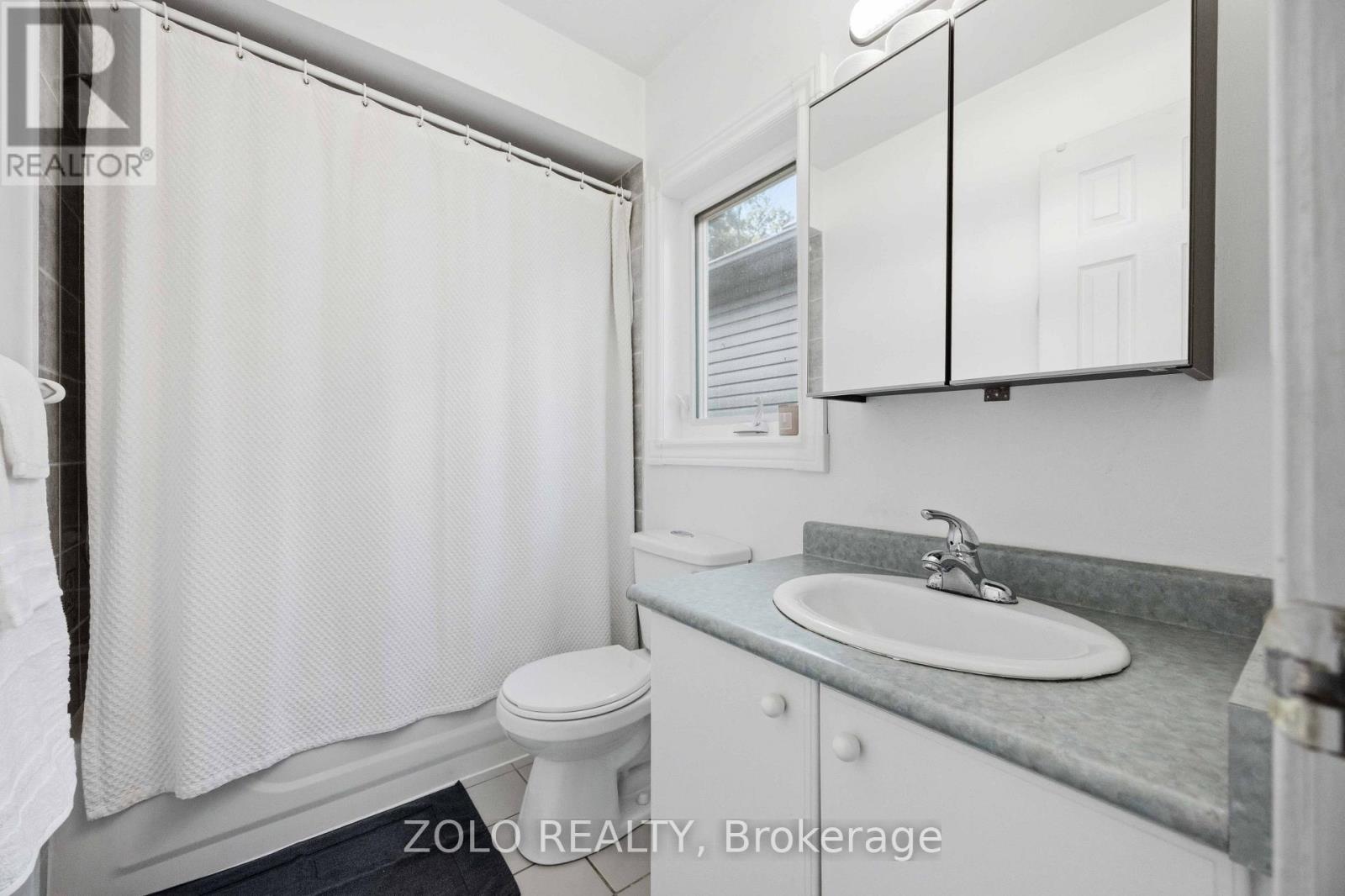 82 Piperbrook Crescent, Toronto, Ontario  M1E 5G9 - Photo 13 - E13658314