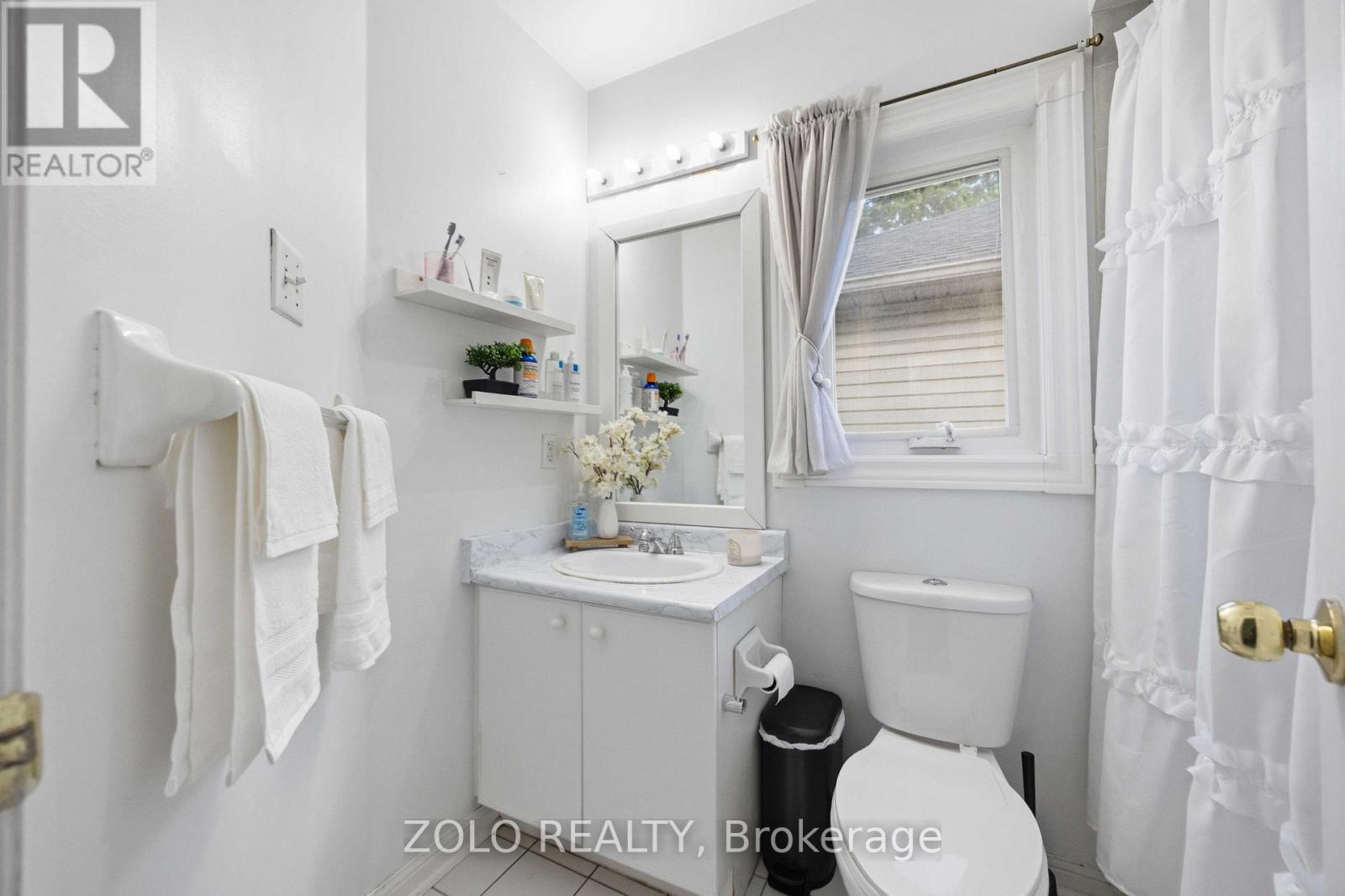 82 Piperbrook Crescent, Toronto, Ontario  M1E 5G9 - Photo 16 - E13658314