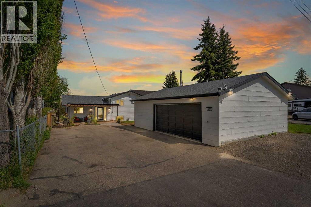 272 West Chestermere Drive, Chestermere, Alberta  T1X 1B2 - Photo 4 - A2314728