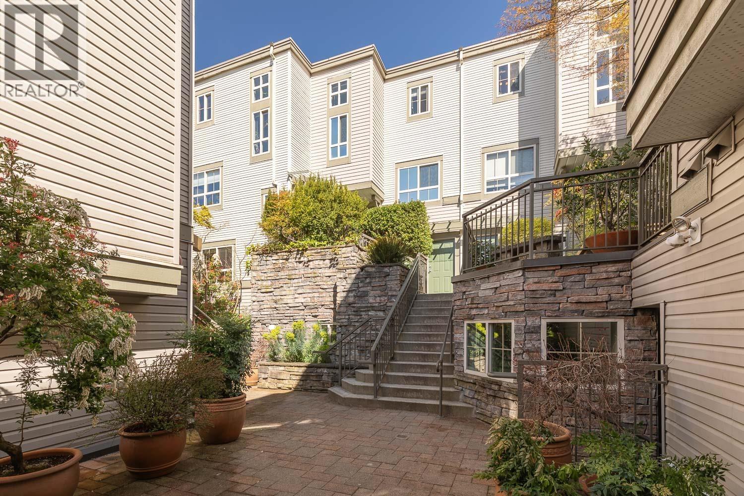 34 2375 W BROADWAY, Vancouver, British Columbia