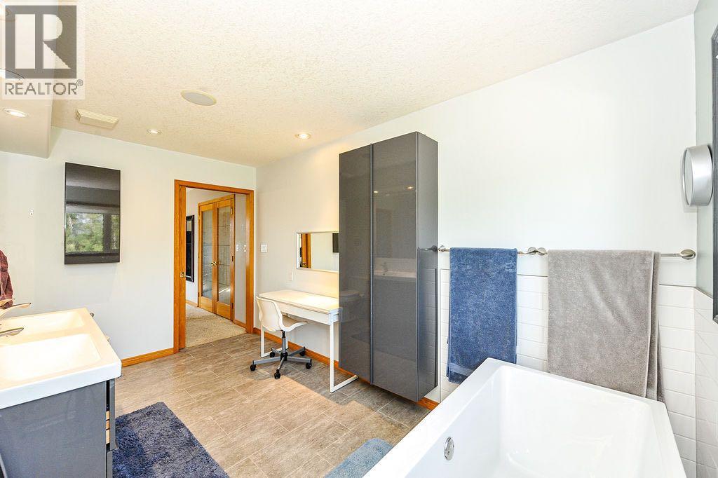 46237 Rr 202, Rural Camrose County, Alberta  T4V 2M9 - Photo 20 - A2336086