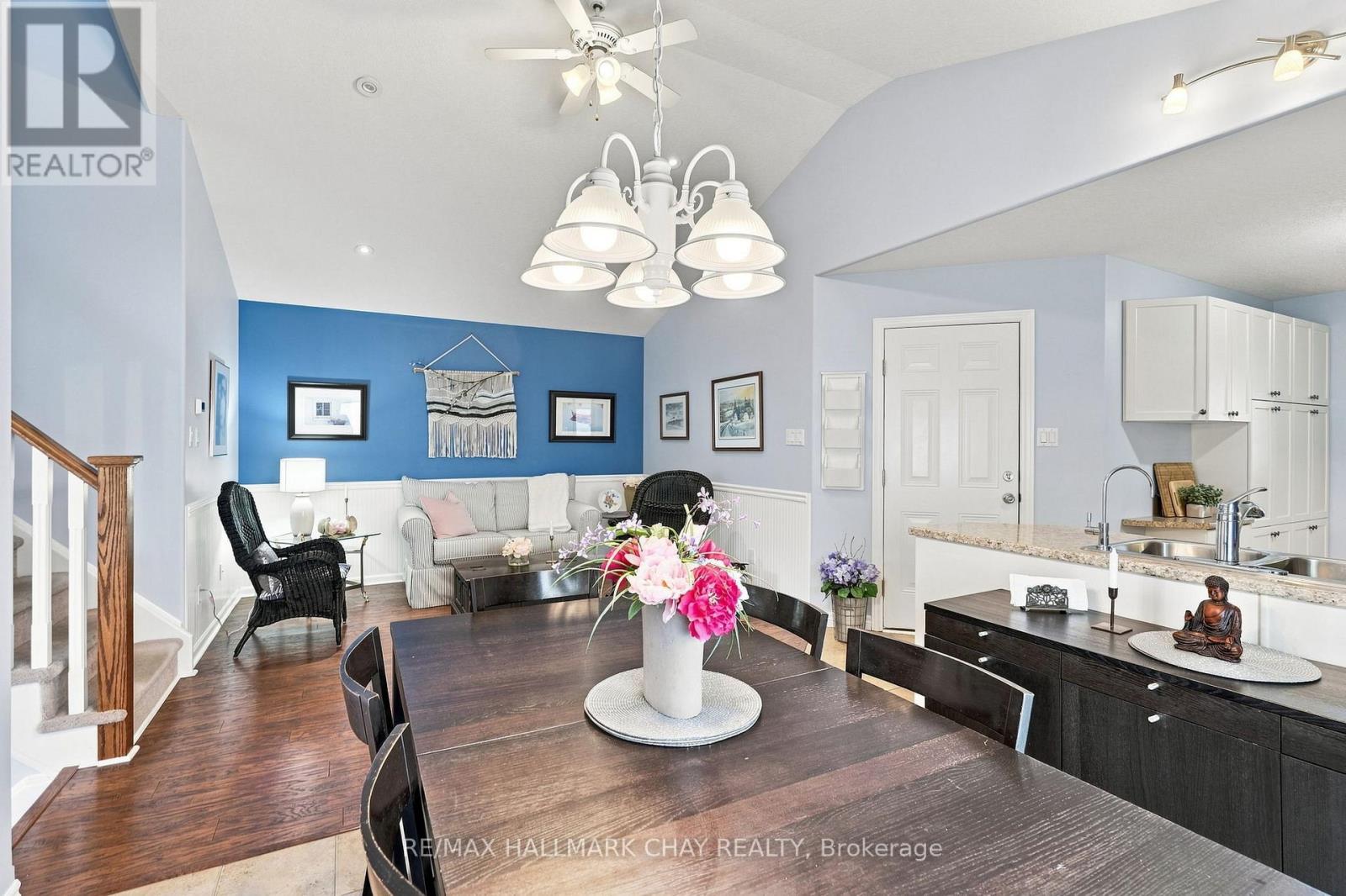 23 Banting Crescent, Essa, Ontario  L0M 1B6 - Photo 12 - N13658280