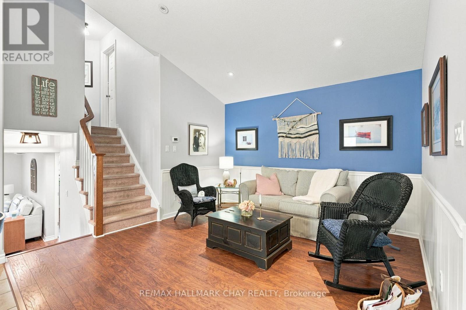 23 Banting Crescent, Essa, Ontario  L0M 1B6 - Photo 15 - N13658280