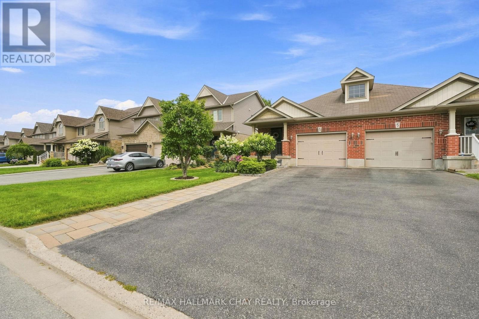 23 Banting Crescent, Essa, Ontario  L0M 1B6 - Photo 2 - N13658280