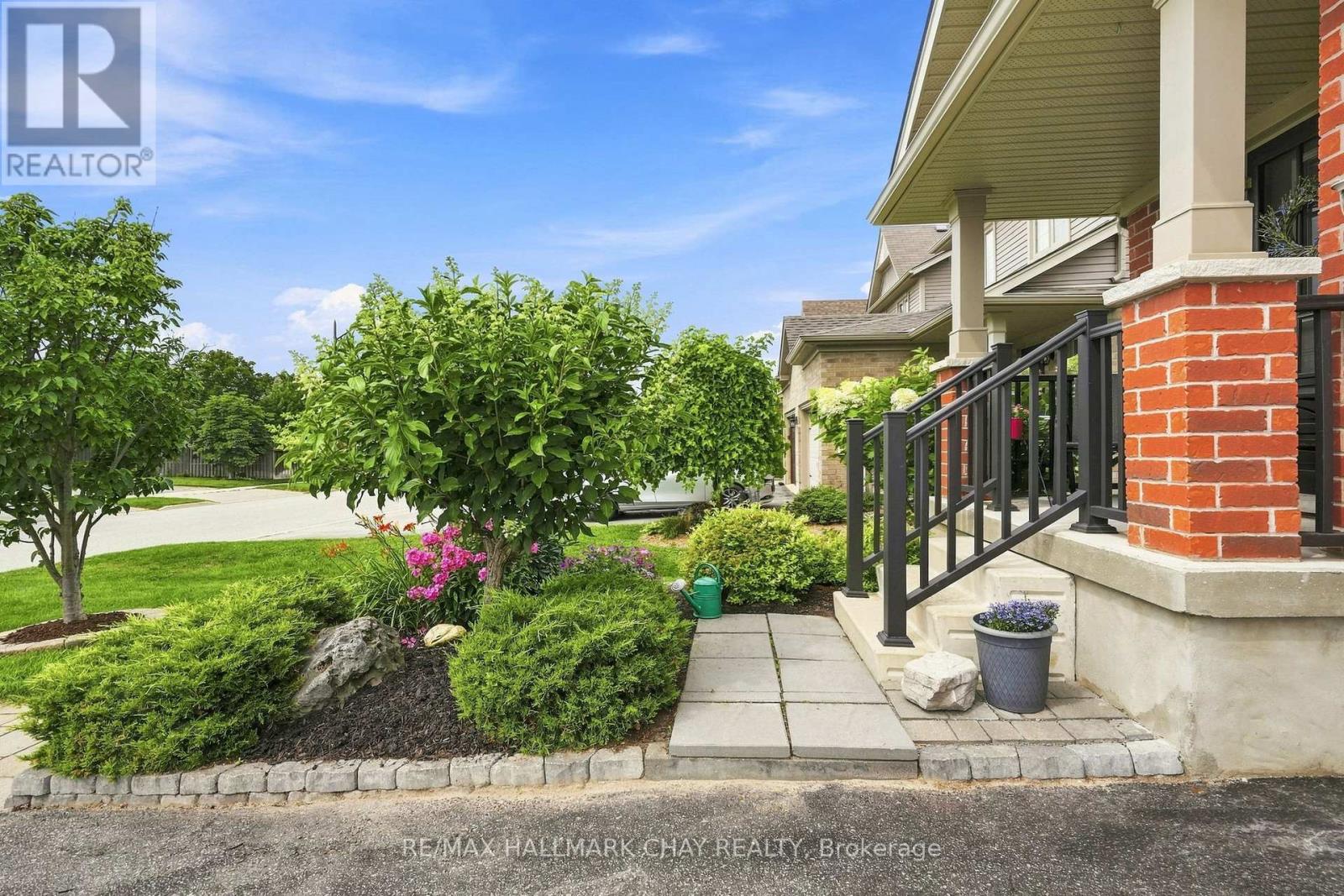 23 Banting Crescent, Essa, Ontario  L0M 1B6 - Photo 3 - N13658280