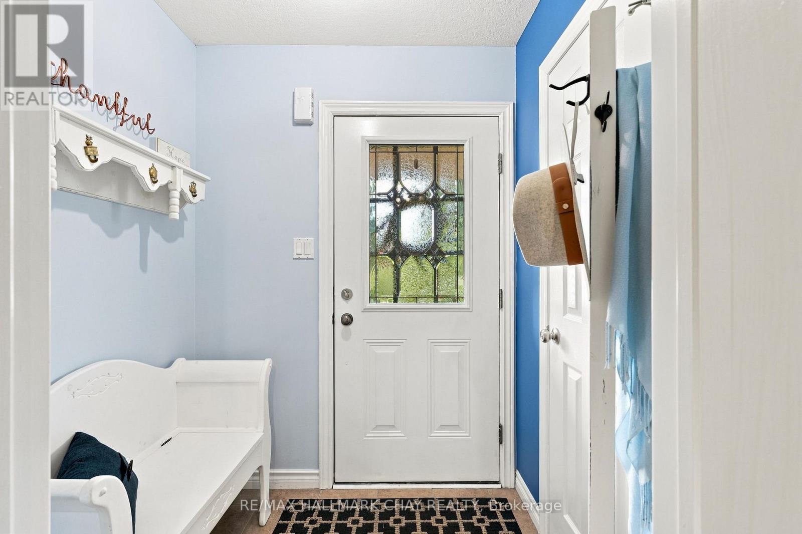 23 Banting Crescent, Essa, Ontario  L0M 1B6 - Photo 5 - N13658280