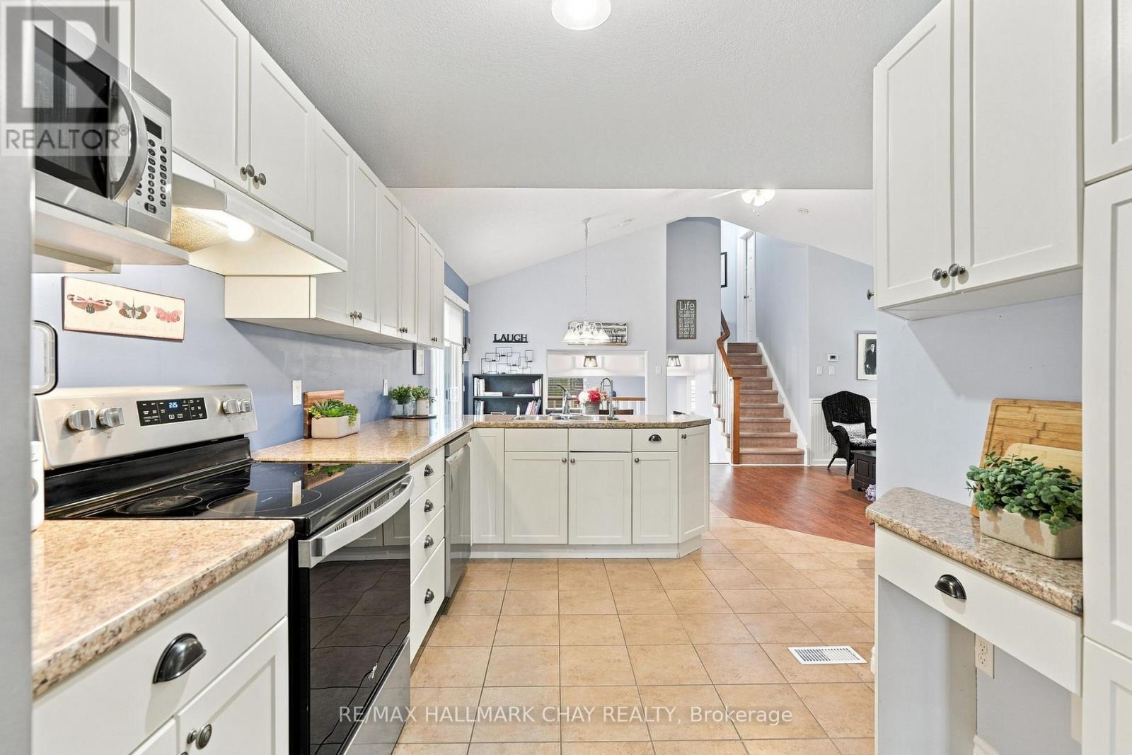 23 Banting Crescent, Essa, Ontario  L0M 1B6 - Photo 7 - N13658280