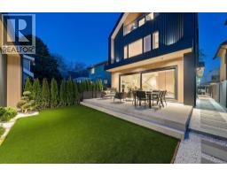 2 2935 W 15TH AVENUE, Vancouver, British Columbia