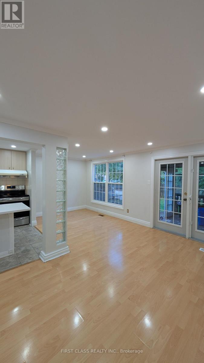 63 Marlow Crescent, Markham, Ontario  L3R 4P4 - Photo 4 - N13658320