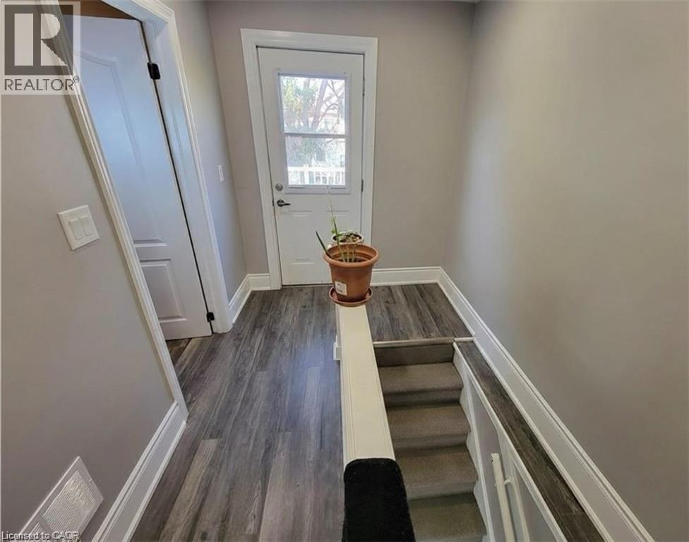 27 Belmont Avenue, Hamilton, Ontario  L8L 7L9 - Photo 8 - 40852614
